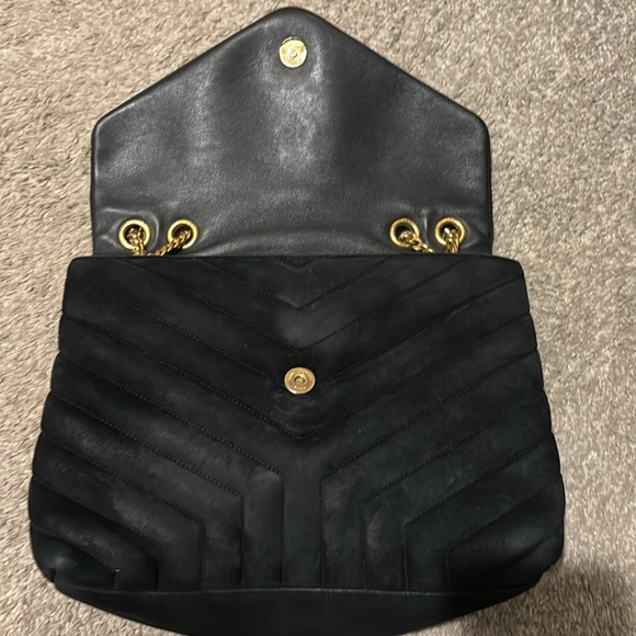 Ysl medium Lou Lou suede black handbag - Picture 4 of 10